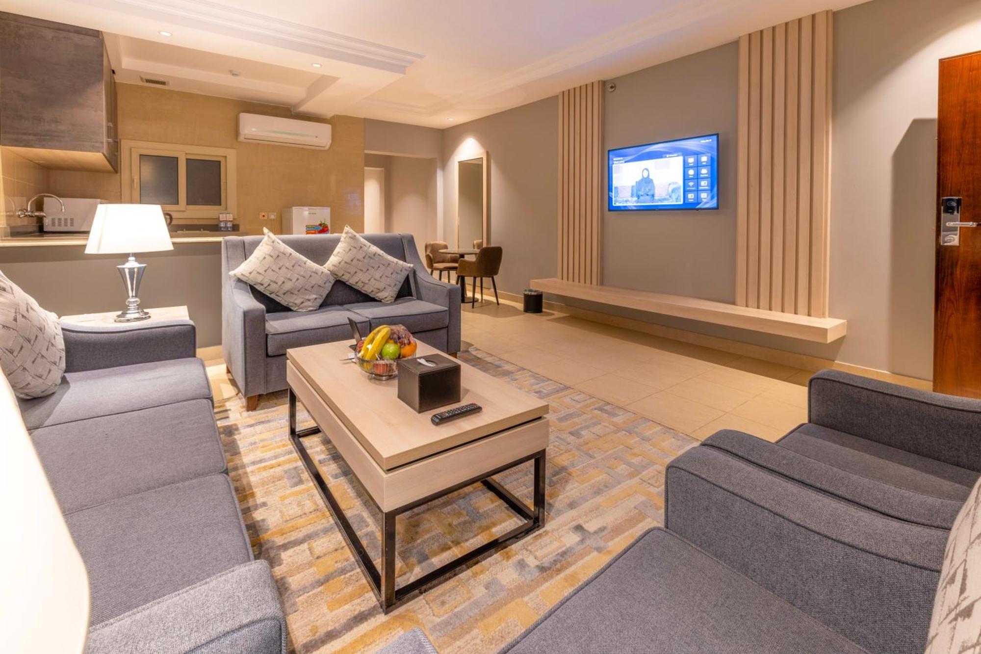 Enala Hotel Apartments- Tabuk Exteriér fotografie